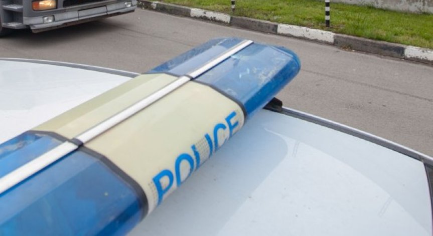 Оставиха в ареста един от четиримата полицаи, обвинени във вземане на подкуп от шофьор