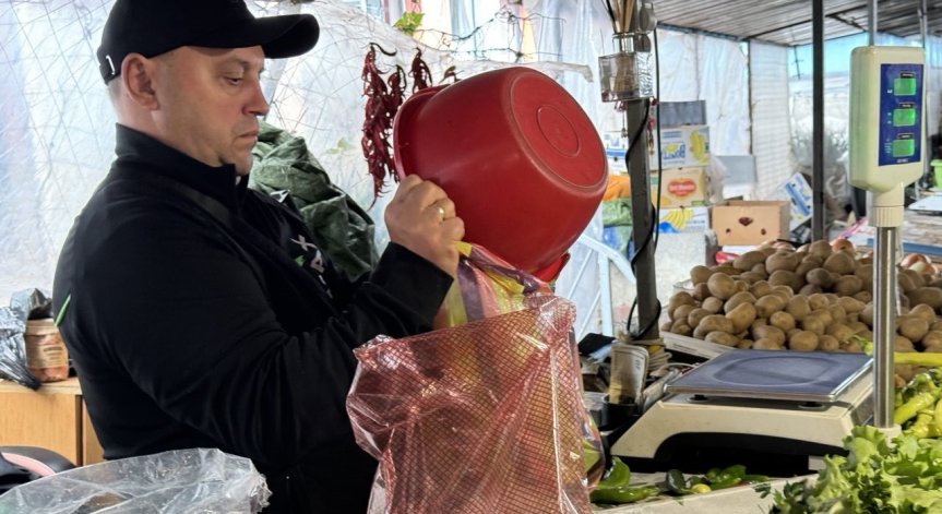 Зеленчуците поскъпват, но цената на пилешкото месо - надолу