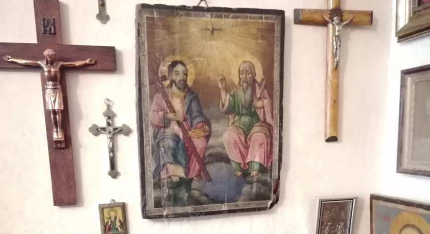 29 икони, старинни монети и Евангелие: ГДБОП с находка в дома на харманлиец (+СНИМКИ)