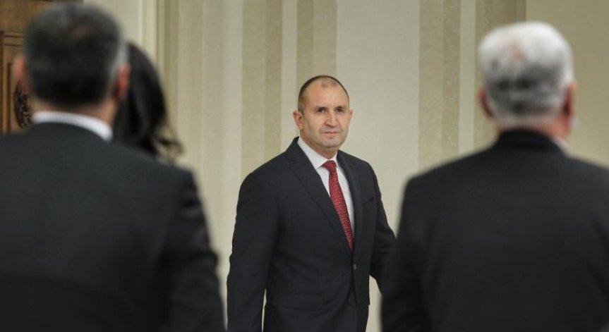 Радев: Държавата е демократична, когато принципите се отстояват и в малките селища