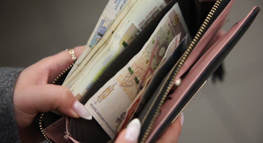 Минималната работна заплата става 620 евро от 1 януари?