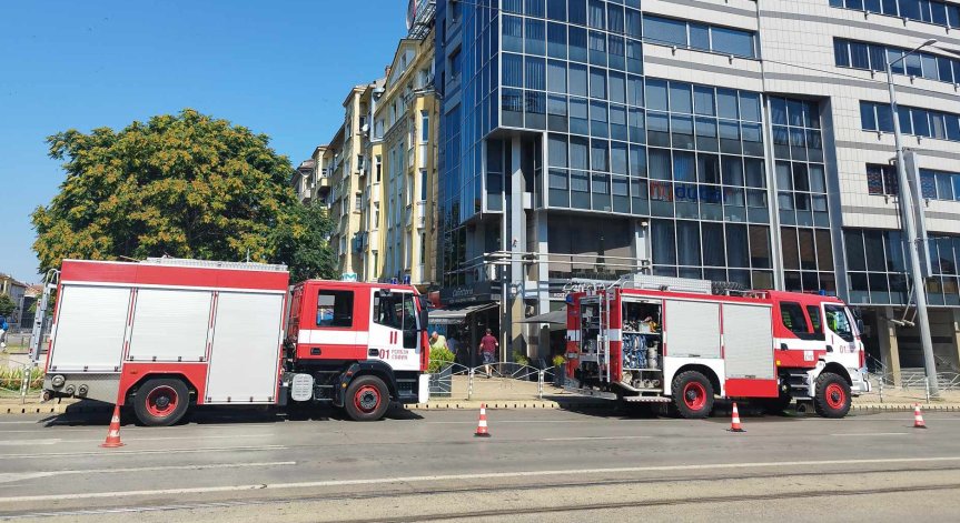 Пожар в баничарница в подлеза на метростанция 