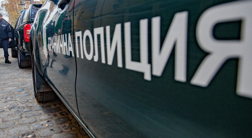 При направения полеви наркотест веществото реагирало на кокаин. 