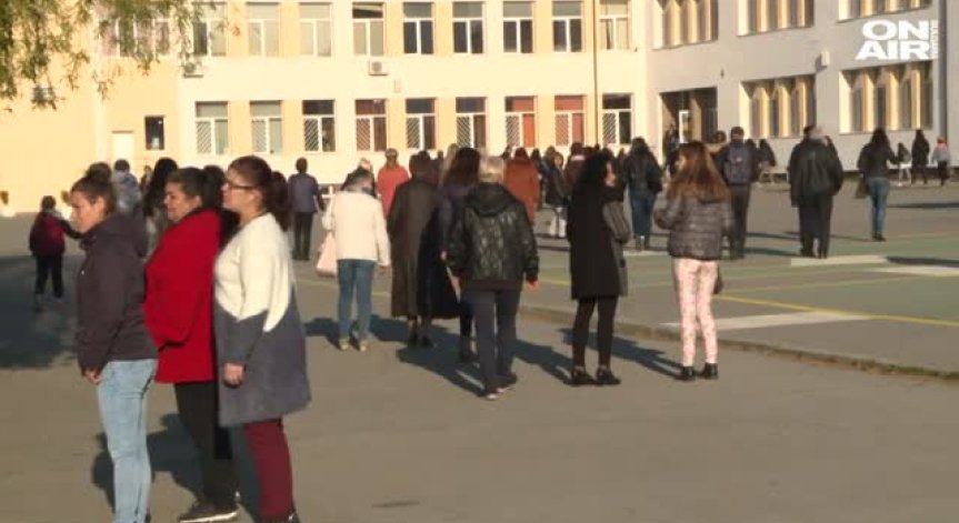 Пореден скандал в училище в Банкя