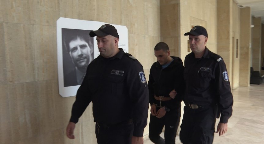 Експертиза показа, че в деня на катастрофата той е бил пълнолетен.