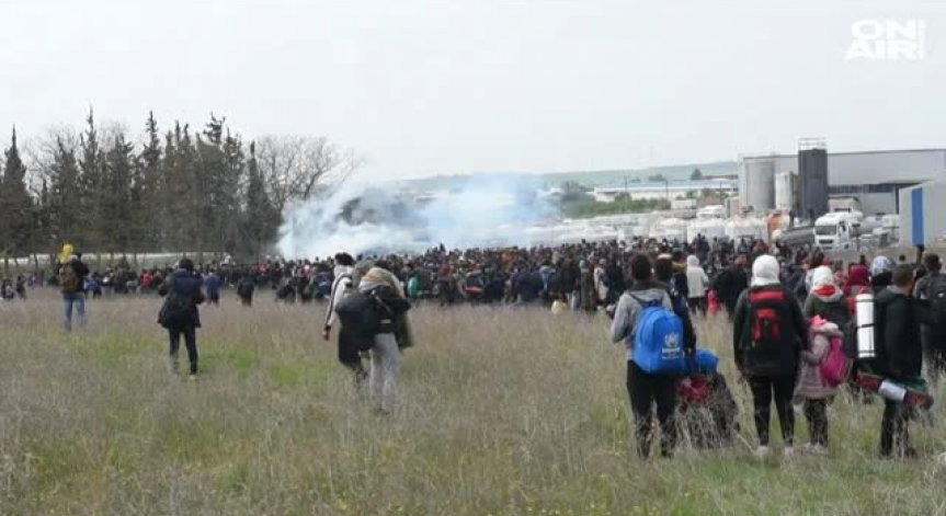 Напрежение в Гърция заради палатков лагер на емигранти до Солун