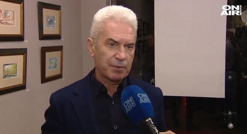 Сидеров откри новата си галерия с изложба на Вежди Рашидов