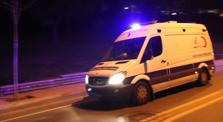 Автомобилът е катастрофирал в района на град Мудурну в окръг Болу.