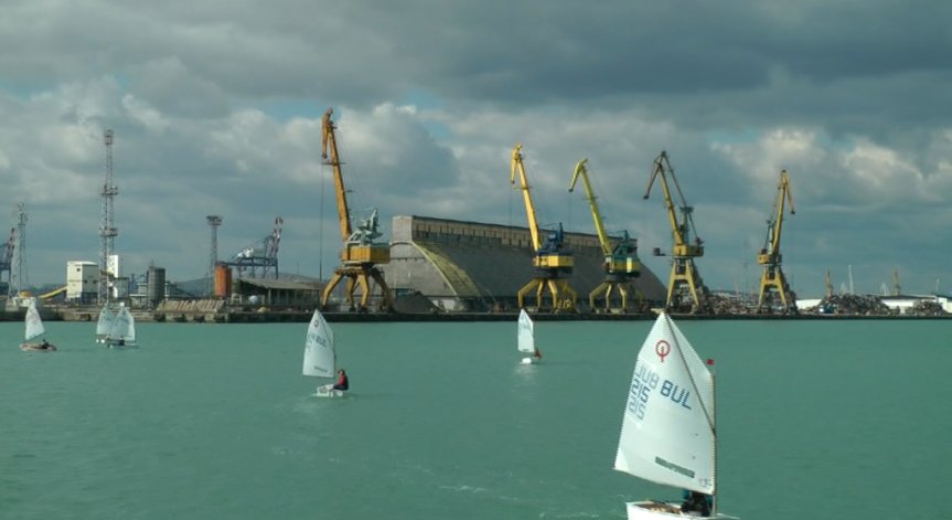 Бургас с нова морска гара