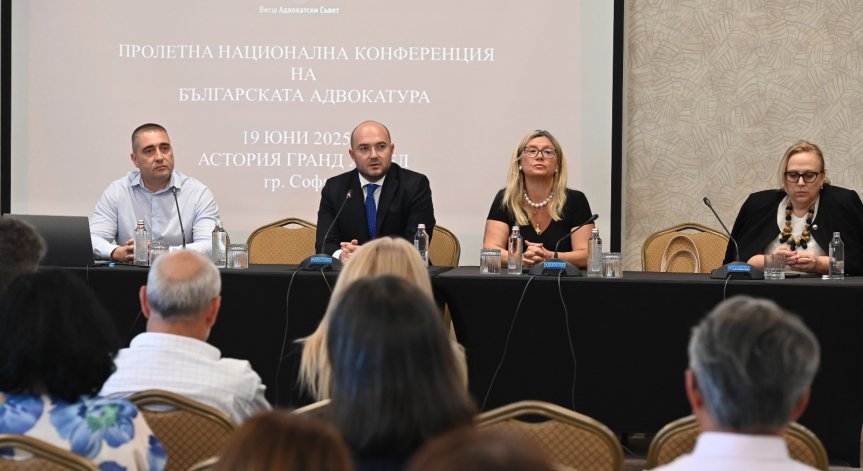 Това стана ясно след среща на министъра на правосъдието Георги Георгиев с председателите на адвокатските колегии в страната. 