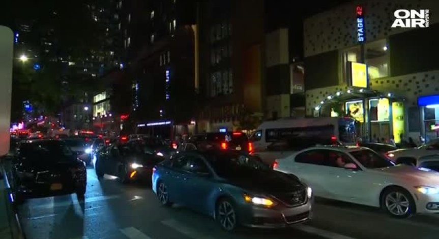 Ню Йорк остана на тъмно с часове