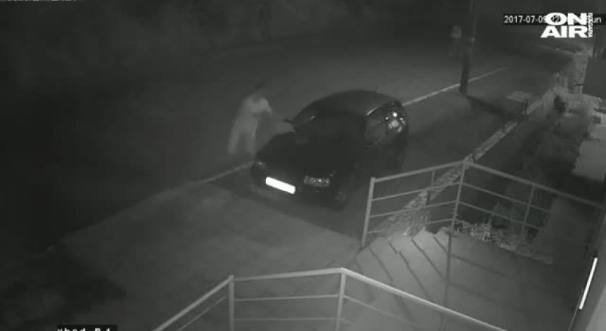 Неизвестни извършители подпалиха два автомобила в Горна баня 