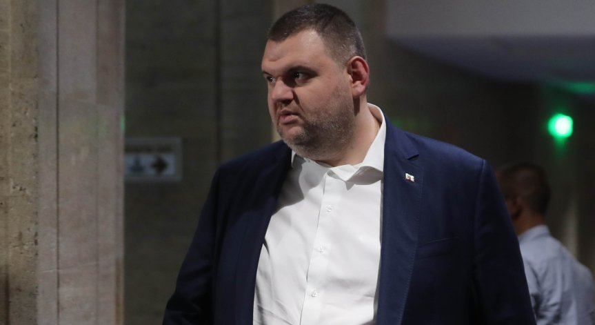 Пеевски отстрани Ерджан Ебатин от партийния пост в ДПС