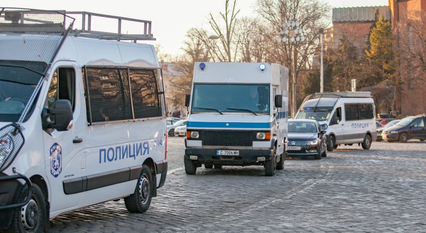 Съдят момче и момиче, задигнали велосипед, раница и портмоне в София