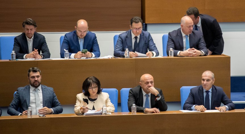Желязков, вицепремиерите и министрите отговарят на въпроси в НС