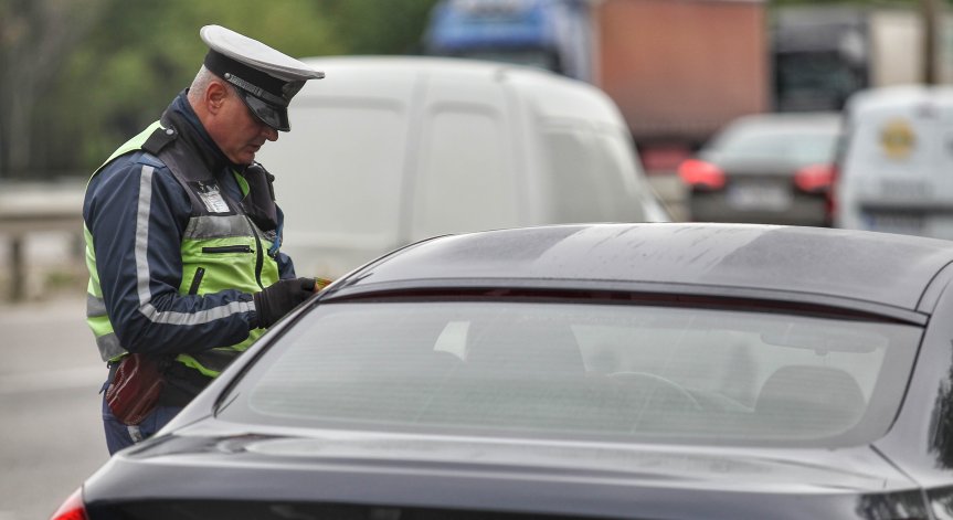 Извършен е контрол на 16 723 водачи и пътници.