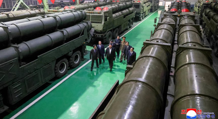 МААЕ алармира: Северна Корея засили производството на ядрени оръжия