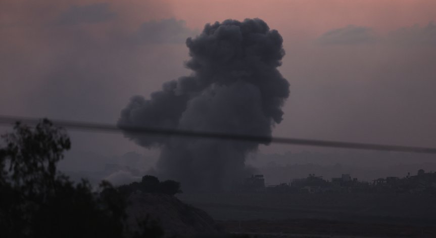 Деца, потънали в кръв: 