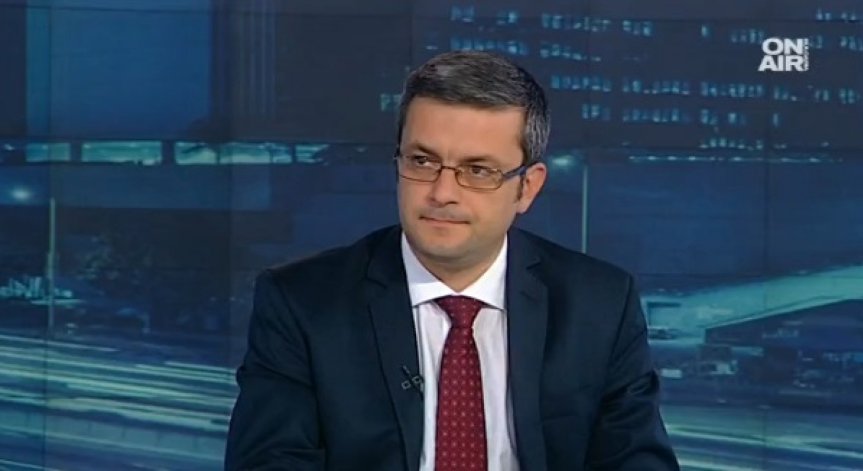 Не изтребителите, а сухопътните войски са по-важните, заяви Тома Биков