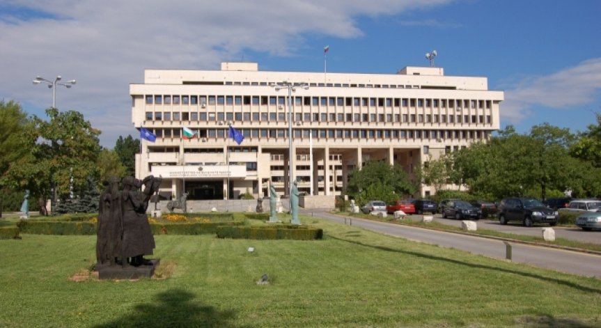 МВнР няма официална информация за българи на борда на задържания в Иран кораб