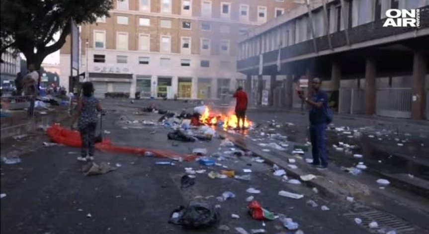 Бежанци нападнаха полицаи в Рим