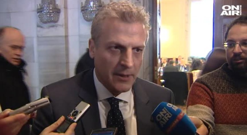 Москов: Да не се създава истерия около информацията за зика