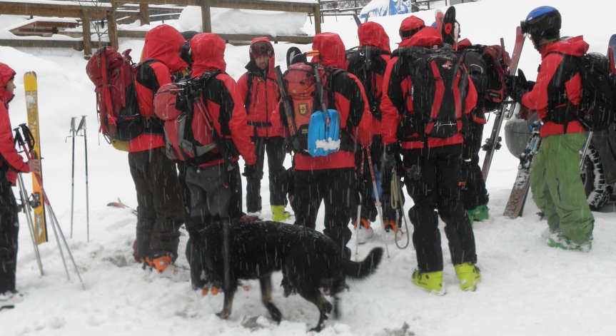Засякоха телефона на изчезналия сноубордист, тръгват към него в четвъртък