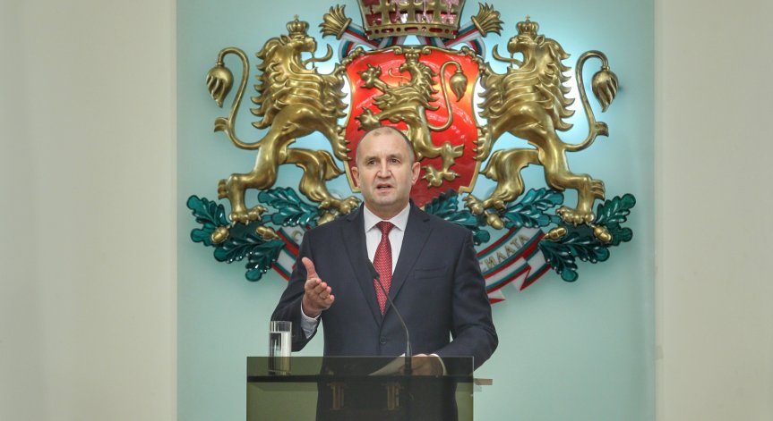 Радев: Легитимността на всеки избор се състои в масовия вот на гражданите