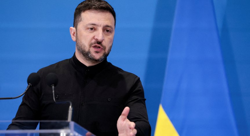 В разговора с Макрон Зеленски изрази нуждата от засилена противовъздушна защита.