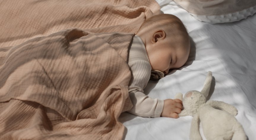 Причините да се буди бебето са различни.