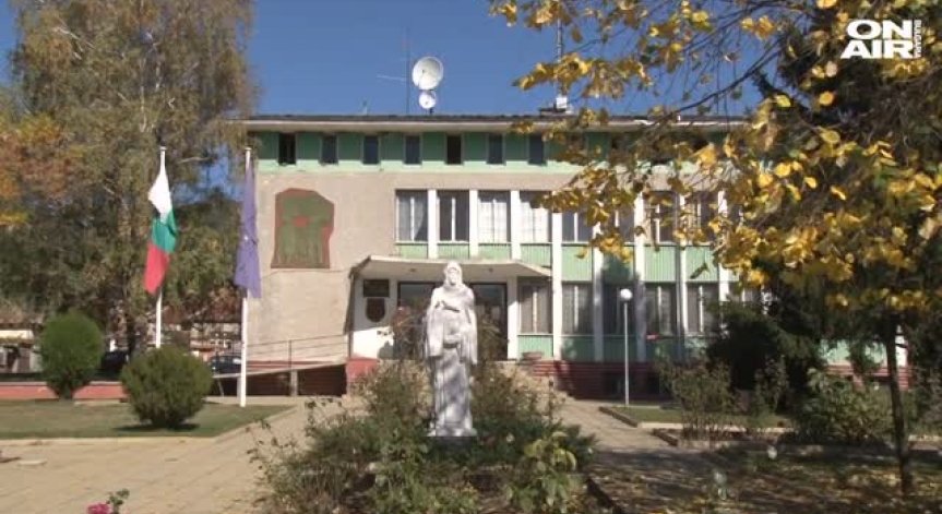 Пребиха селски кмет на събор заради оркестър