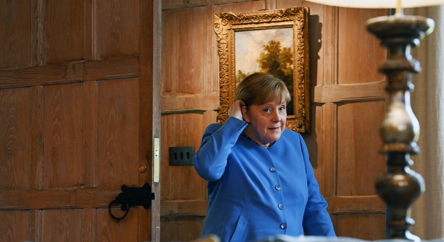 Прочувствена среща между кралица Елизабет II и германския канцлер Ангела Меркел