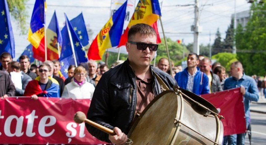 Многохиляден анти-правителствен протест в Молдова