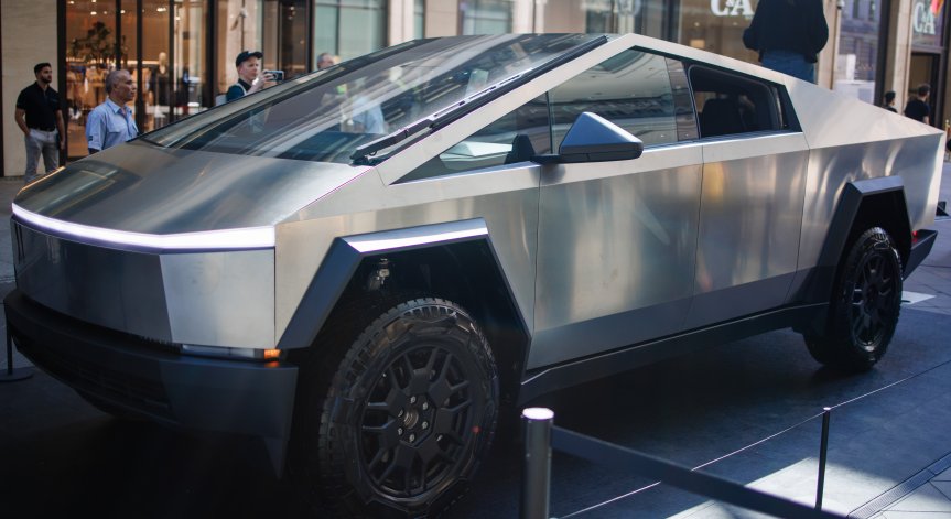 Tesla представи своя Cybertruck в Германия