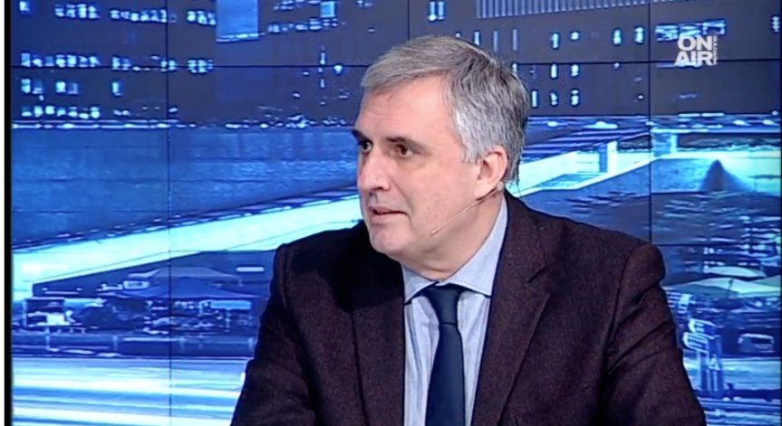 Не повече пари, а нова система, категоричен бе Калфин