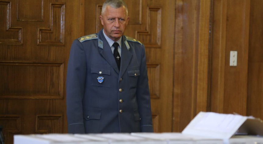 Ген. Стойков два пъти отказал на КПКОНПИ документи за Десислава Радева
