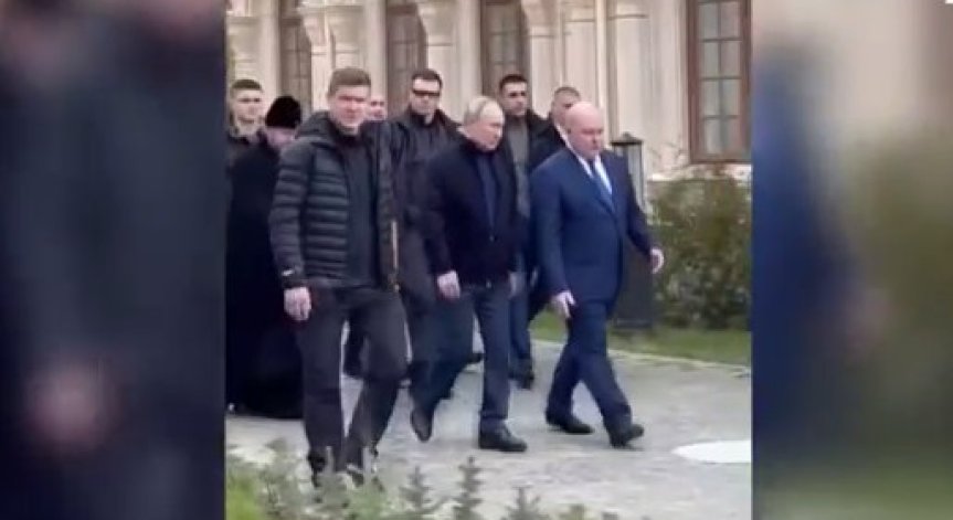 Путин изненадващо пристигна в Крим