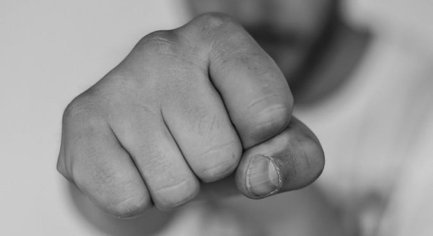 Двама ученици се сбиха в Симитли, единият е със счупен нос