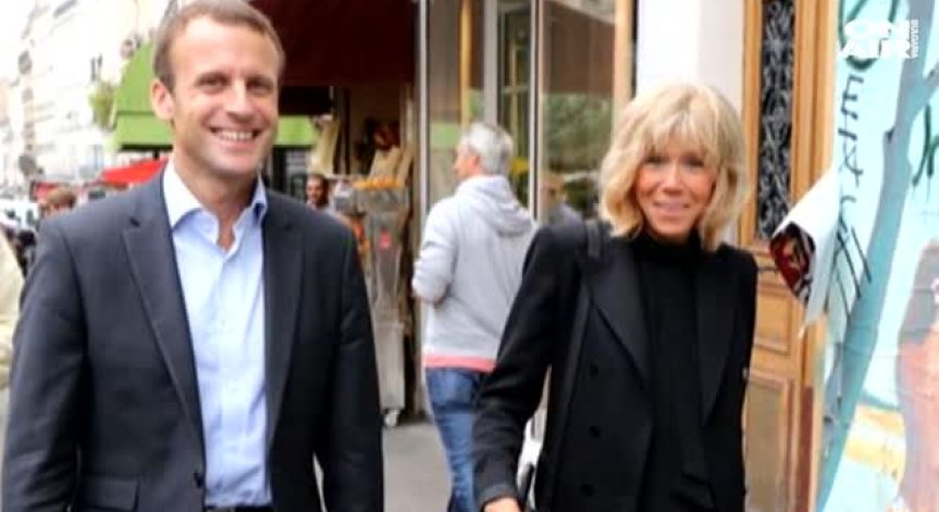 Историята на Еманюел Макрон и съпругата му Бриджит