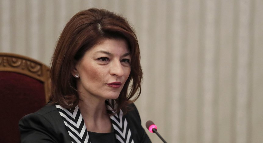 Атанасова: Очакваме диалог без клишета и внушения с 