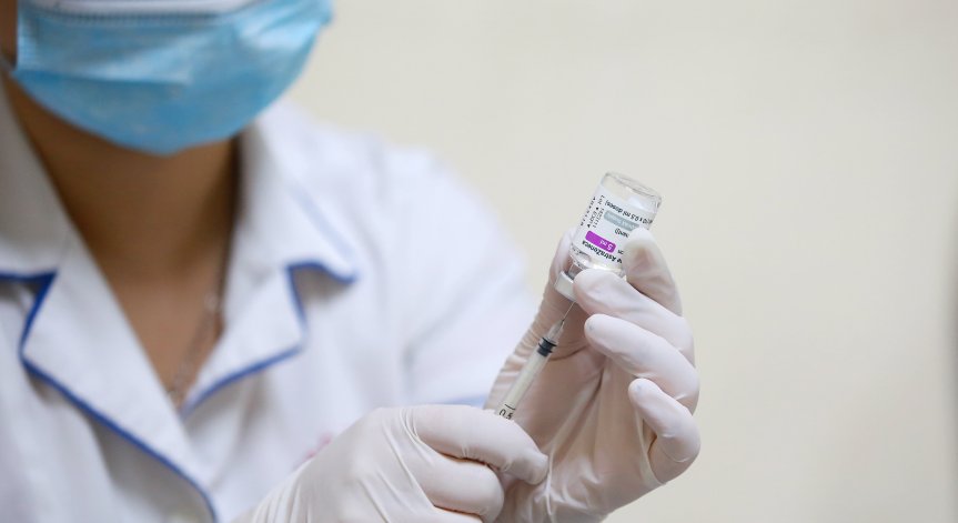 Брюкселски съд: AstraZeneca трябва да достави 50 млн. дози ваксини до септември
