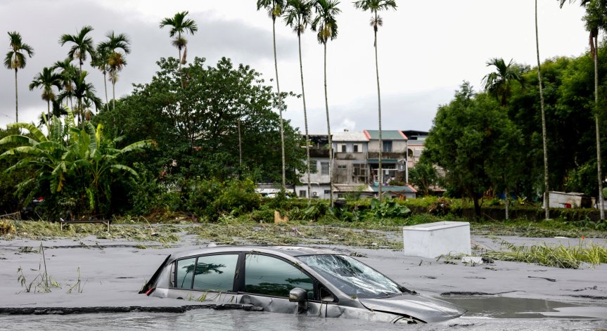 Снимки: Reuters
