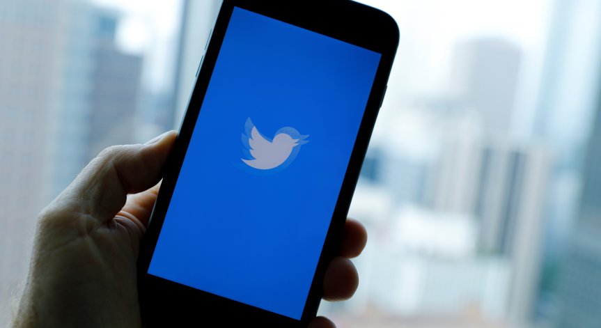 Данни на потребители в Twitter изтекли за рекламни цели 