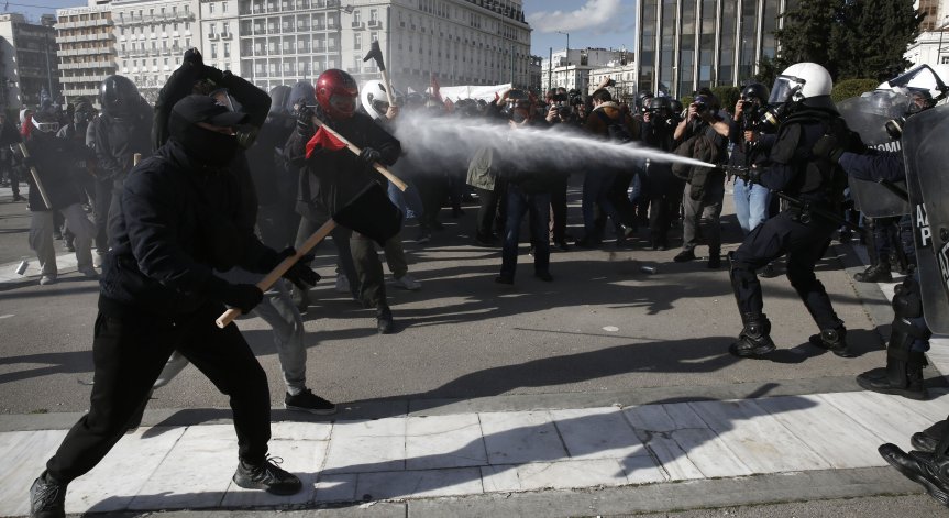 Нападения и кражби в Атина – туристите не се чувстват сигурни в гръцката столица