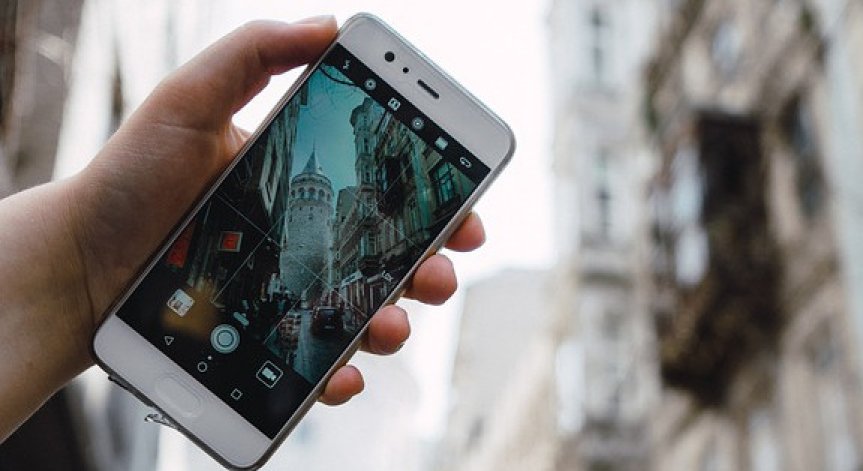 Huawei поиска среща с Борис Джонсън заради евентуално отстраняване от 5G мрежата