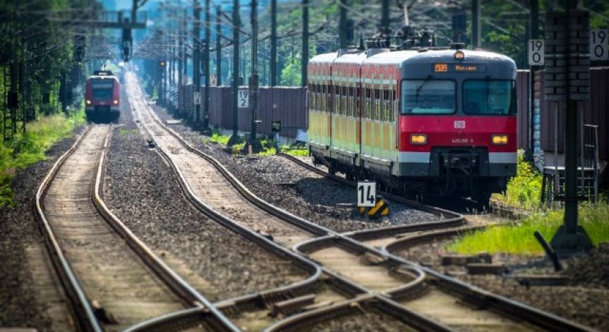 Влак прегази 64-годишен на линията край с. Пали лула