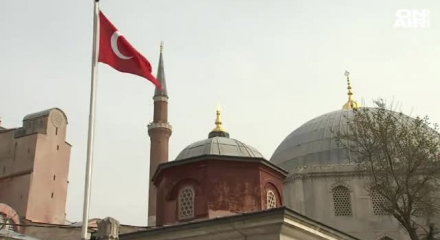 Масови арести в Турция по обвинения за пране на пари и трансфер на чуждестранна валута
