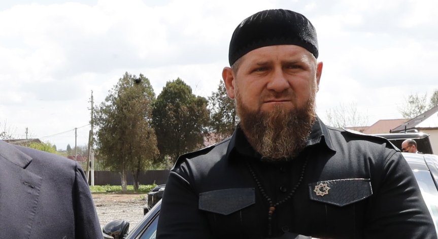 Instagram блокира акаунтите на синовете на Кадиров