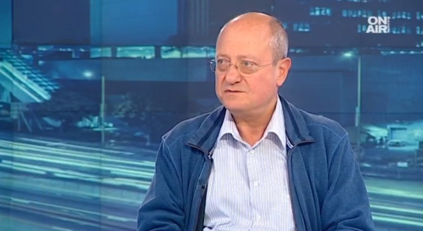 Тодор Танев: Трябва да съкратим специалностите, не университетите