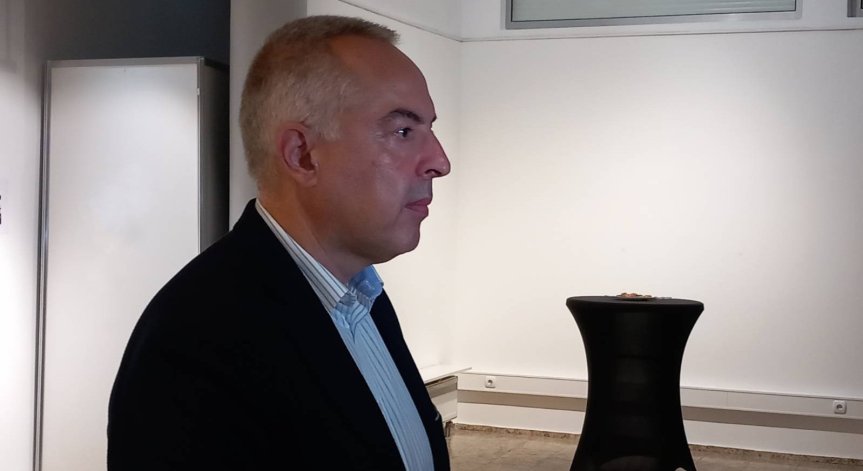 ''Дължа му много, никога няма да го забравя'', заяви Василев.